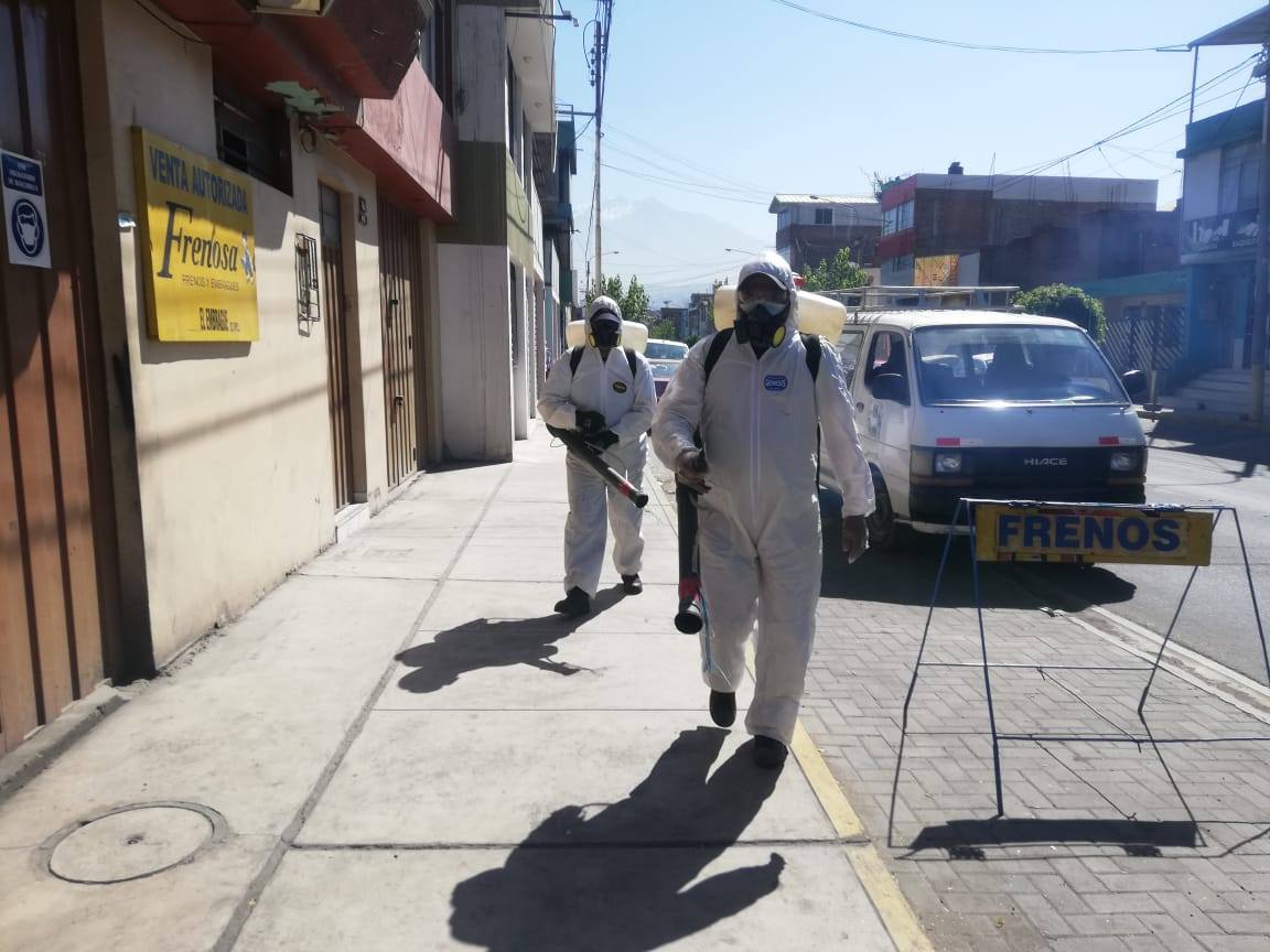 Desinfección de calles en APIMA