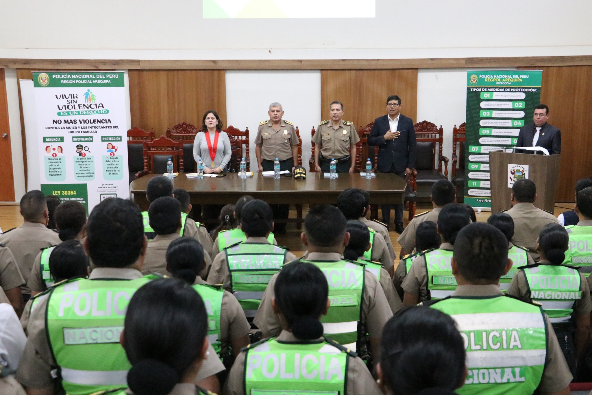 𝐓𝐑𝐀𝐁𝐀𝐉𝐎 𝐂𝐎𝐍𝐉𝐔𝐍𝐓𝐎 𝐏𝐀𝐑𝐀 𝐂𝐎𝐌𝐁𝐀𝐓𝐈𝐑 𝐋𝐀 𝐕𝐈𝐎𝐋𝐄𝐍𝐂𝐈𝐀 𝐂𝐎𝐍𝐓𝐑𝐀 𝐋𝐀 𝐌𝐔𝐉𝐄𝐑 𝐘 𝐋𝐎𝐒 𝐈𝐍𝐓𝐄𝐆𝐑𝐀𝐍𝐓𝐄𝐒 𝐃𝐄𝐋 𝐆𝐑𝐔𝐏𝐎 𝐅𝐀𝐌𝐈𝐋𝐈𝐀𝐑